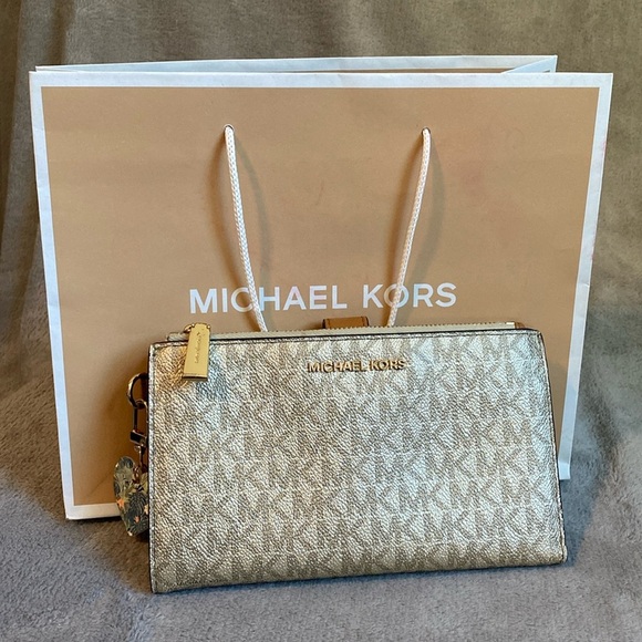 ⭐️MICHAEL KORS⭐️Gold & Camel Jet Set Large Signature Logo Wallet/EUC - Picture 2 of 10
